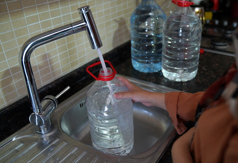 İzmir'de su kesintisi: Damacanalar, bidonlar kapış kapış gitti - Resim: 3
