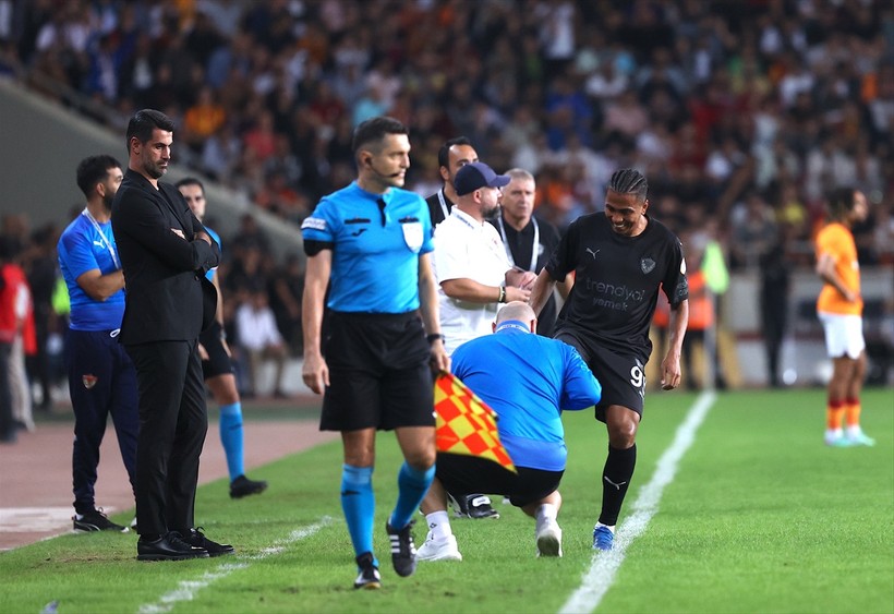 Ligde namağlup takım kalmadı: Galatasaray, Mersin'de ilk yenilgisini aldı - Resim : 4