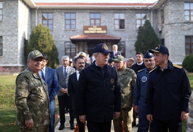 Yunan'a 'ayağını denk al' mesajı! Bakan Akar ve komuta kademesi Gökçeada'da - Resim: 7