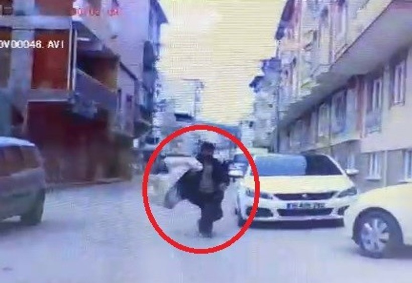Bursa'da Oscar'lık dolandırıcılık saniye saniye araç kamerasında! Alman vatandaşı zannettiği şahıs Bursalı çıkınca... - Resim : 3