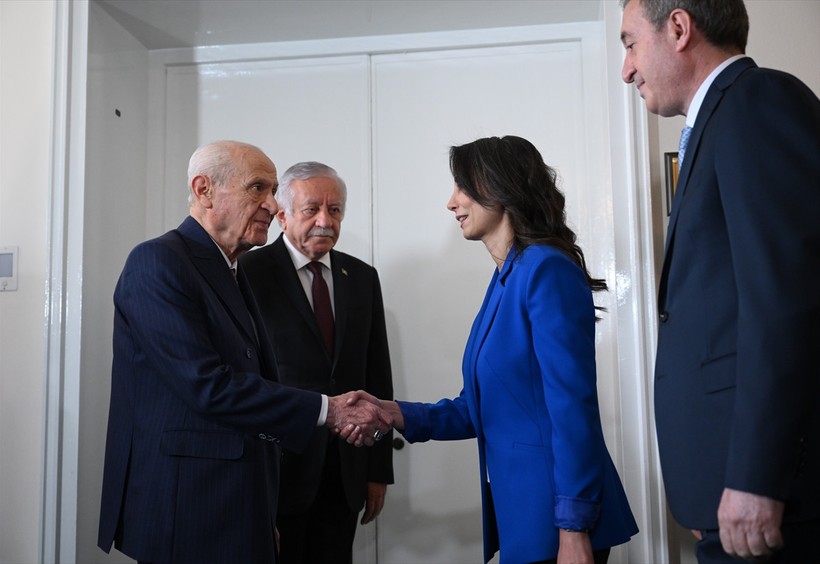 DEM-MHP görüşmesi sona erdi: Bahçeli heyeti kapıda karşıladı - Resim : 2
