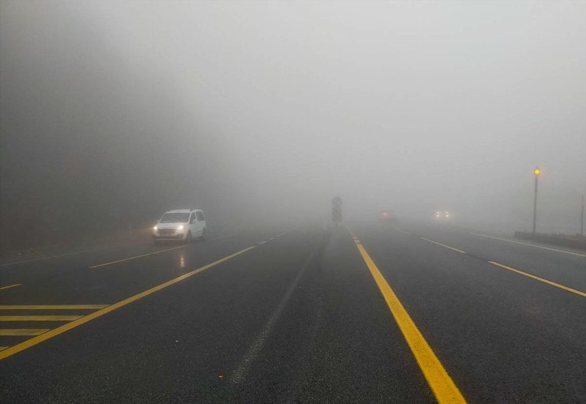Bolu Dağı'nda sis etkisini gösteriyor! Görüş mesafesi azaldı - Resim: 2