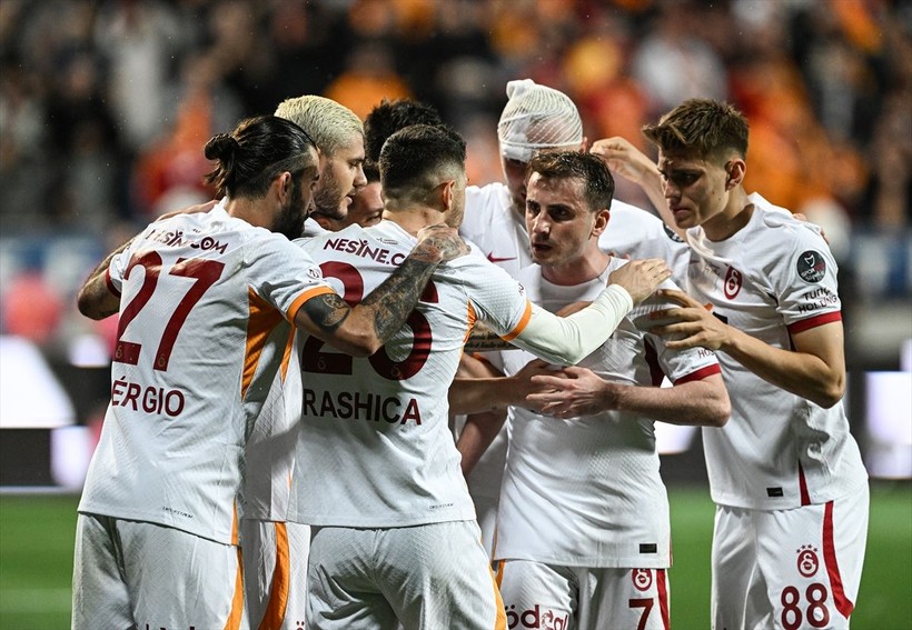 Galatasaray Sivasspor maçında şampiyon olabilir! Fenerbahçe-Trabzonspor maçında... - Resim: 5