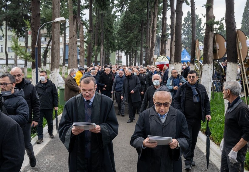Atatürk fotoğrafları koleksiyonuyla tanınan yazar Hanri Benazus İzmir'de son yolculuğuna uğurlandı - Resim: 7