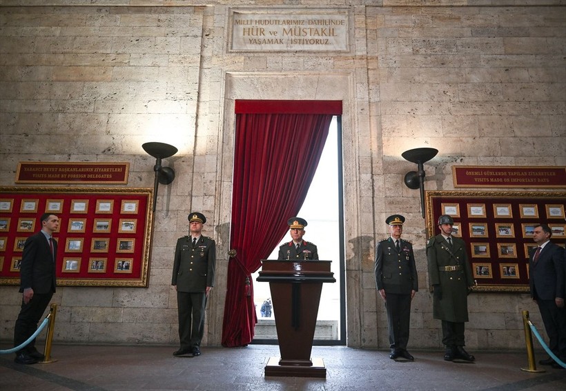 Atatürk'ün Kara Harp Okulu'na girişinin 125'inci yıl dönümü! Öğrenciler Anıtkabir'i ziyaret etti - Resim: 18