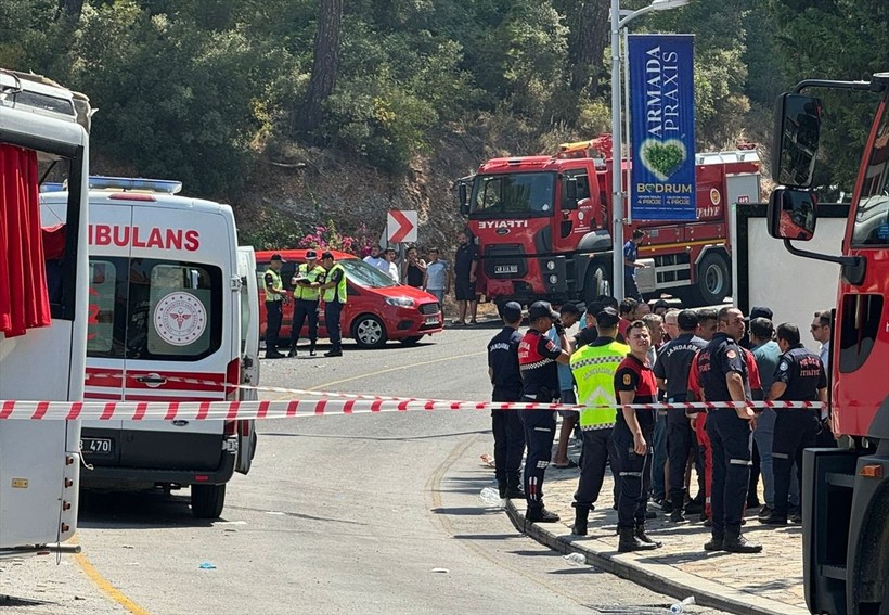 Muğla'da can pazarı! Günübirlik tatilcileri taşıyan tur otobüsünün freni patladı: 2 ölü, 32 yaralı - Resim: 10