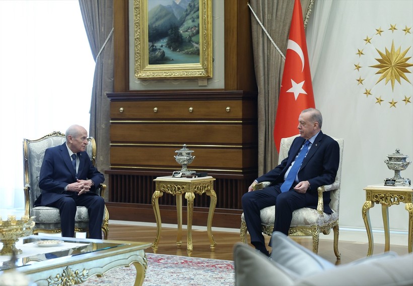 Cumhurbaşkanı Erdoğan, Devlet Bahçeli'yi Külliye'de kabul etti - Resim : 2