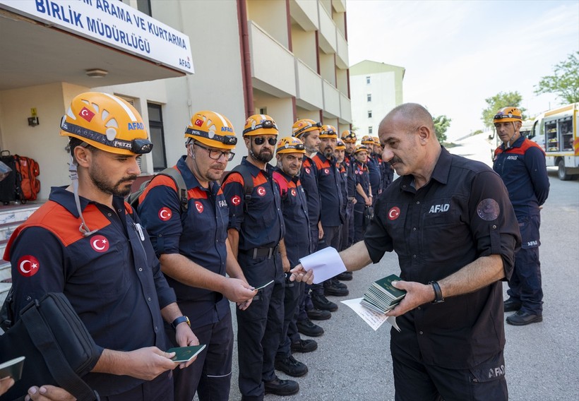 Fas'ta 7 büyüklüğünde deprem! Yüzlerce kişi hayatını kaybetti... İlk görüntüler ortaya çıktı - Resim : 30