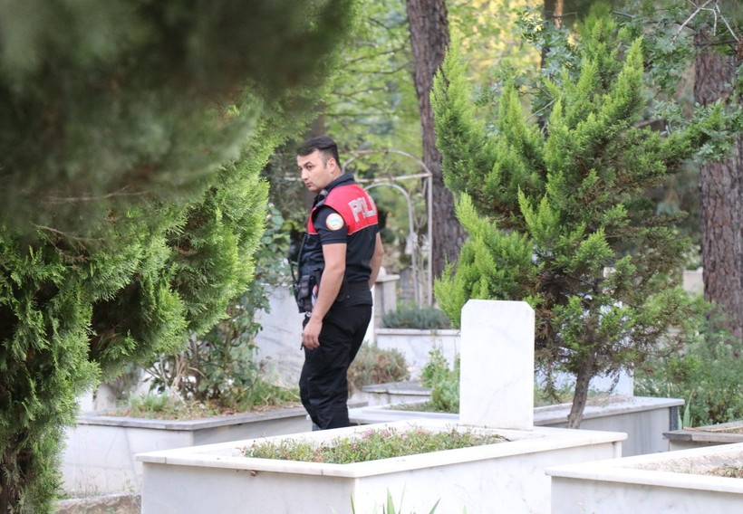 Mezarlıkta ürperten bebek sesi! Aradılar taradılar bulamadılar - Resim: 3