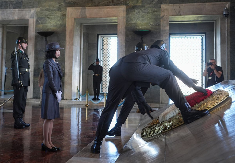 Japonya Altes Prensesi Akiko Mikasa'nin Anıtkabir ziyaretinde dikkat çeken detay - Resim: 14