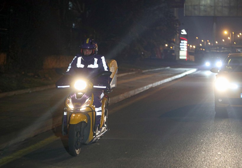 Sanayi ve Teknoloji Bakanı Mustafa Varank, yeni yıla girerken motokurye oldu sipariş götürdü - Resim: 1