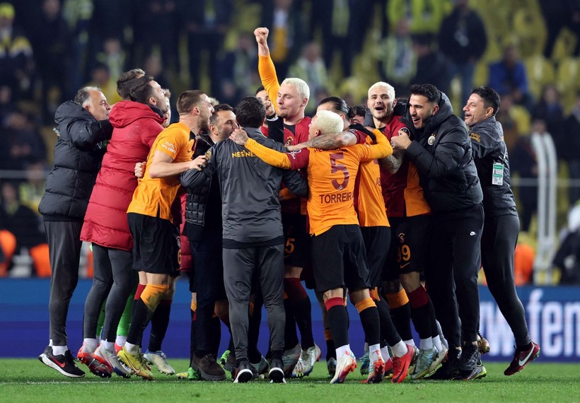 Galatasaray, Fenerbahçe'yi Kadıköy'de 3-0 yendi! İşte derbi maçtan özel kareler - Resim: 70