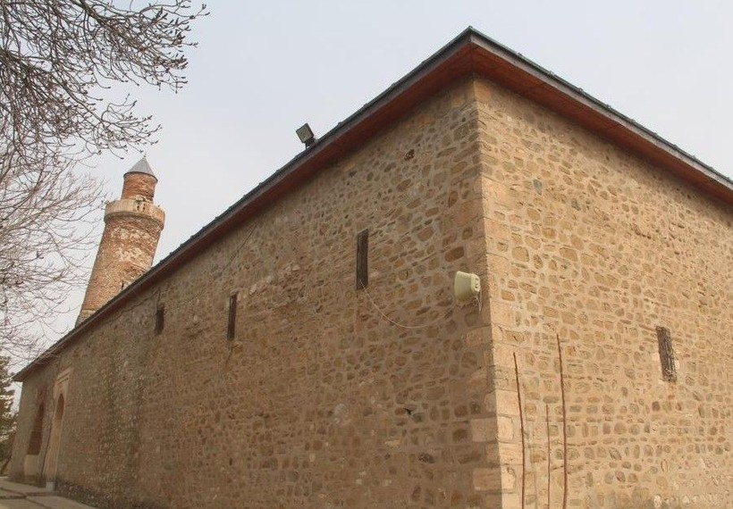 Pisa Kulesi'nden daha eğik : 870 yıllık minare 3 büyük depreme bana mısın demedi! - Resim: 6