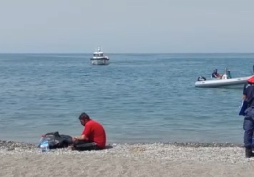 Yürek parçalayan kare! Hatay'da boğulan ağabeyinin cesedinin başından bir an olsun ayrılmadı - Resim: 5