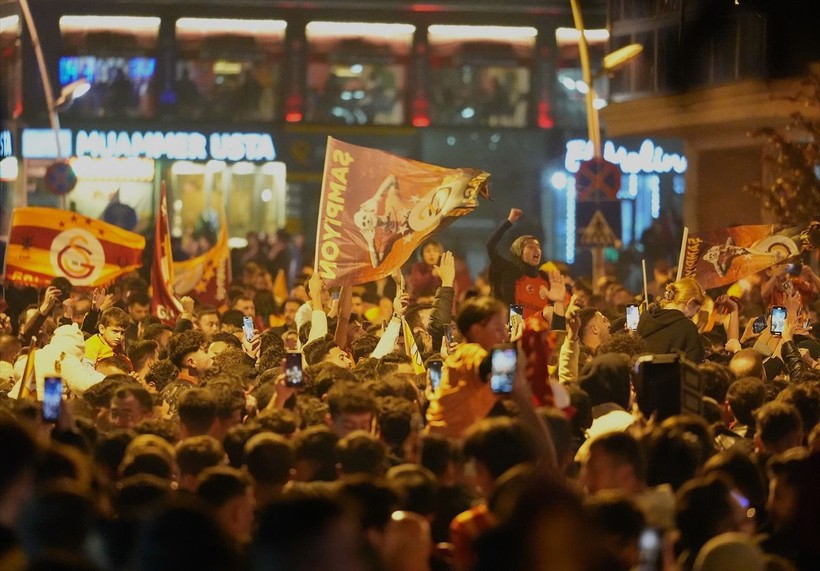 Türkiye'nin dört bir yanında yaşayan vatandaşlar, Galatasaray'ın şampiyonluğunu kutladı - Resim: 18
