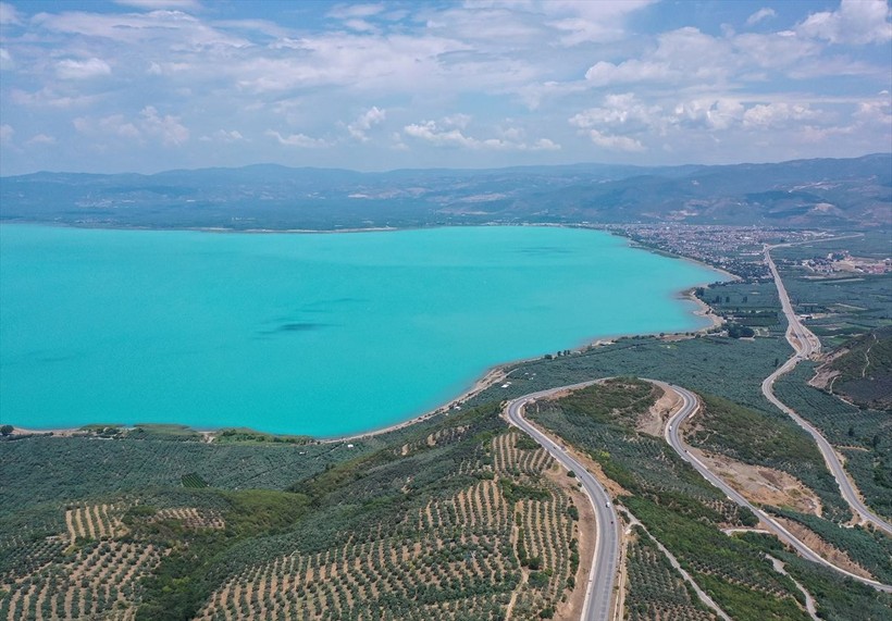 İznik Gölü alg patlamasıyla turkuaz görünüme kavuştu - Resim: 1