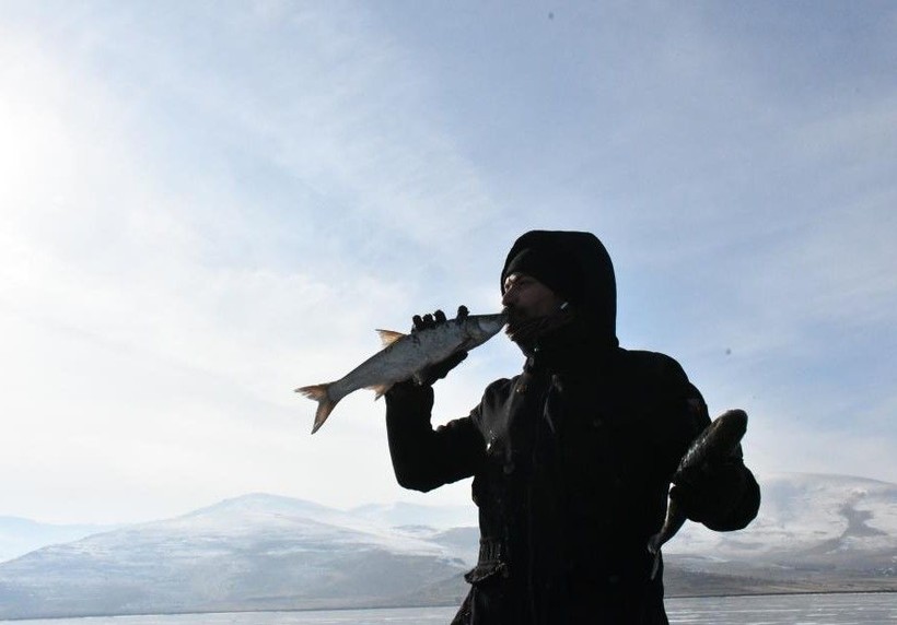 Ardahan'da eski 20 derecede Eskimo usulü balık avı! - Resim: 8