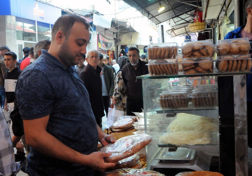 Hatay Antakya'da Uzun Çarşı bayram öncesi eski günleri aratmadı - Resim: 10