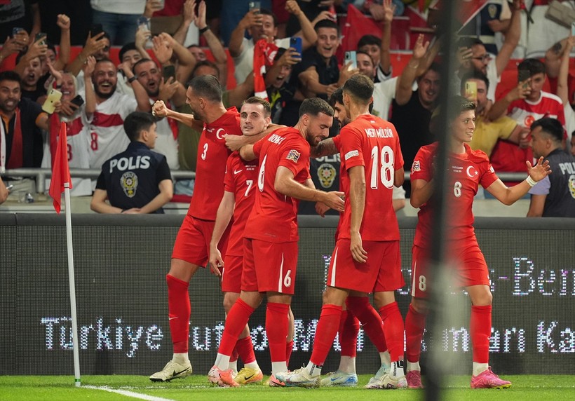 A Milli Takım, Kerem Aktürkoğlu'nun şovuyla lider - Resim : 1