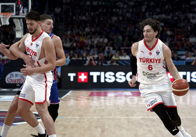 12 Dev Adam Sırbistan'ı 95-90 yenerek grubu lider tamamladı - Resim: 1