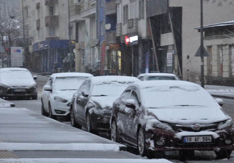 Mart kapıdan baktırdı! Kars'ta kar sürprizi - Resim: 15