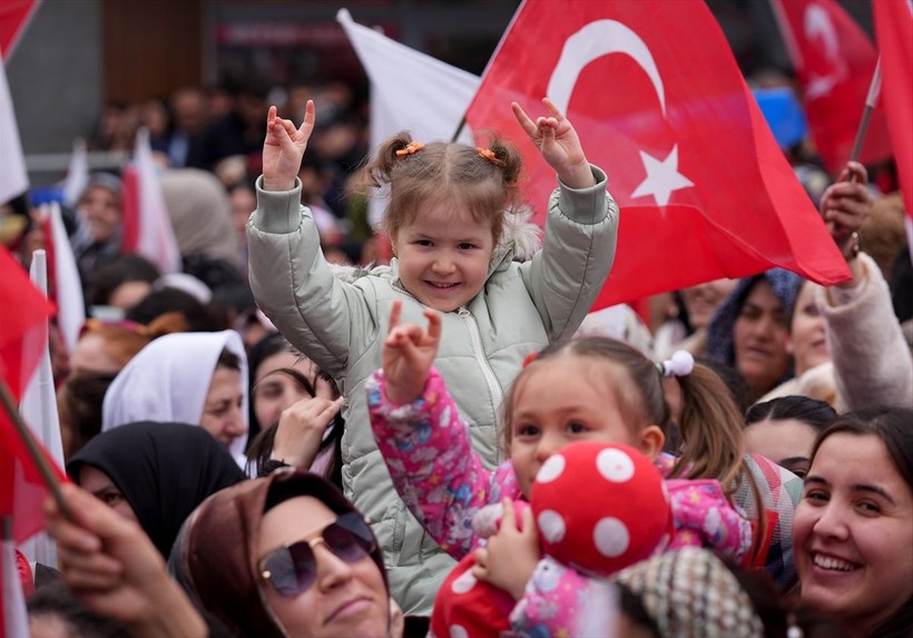 Vatandaşlar AK Parti'nin Hakkari mitingine yoğun ilgi gösterdi - Resim: 7
