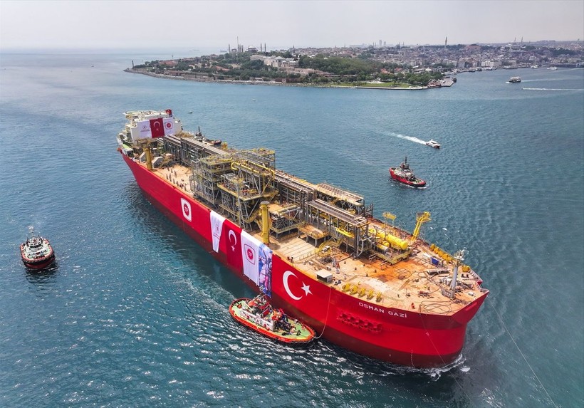 Osman Gazi fethin yıl dönümünde İstanbul Boğazı'nda - Resim: 1