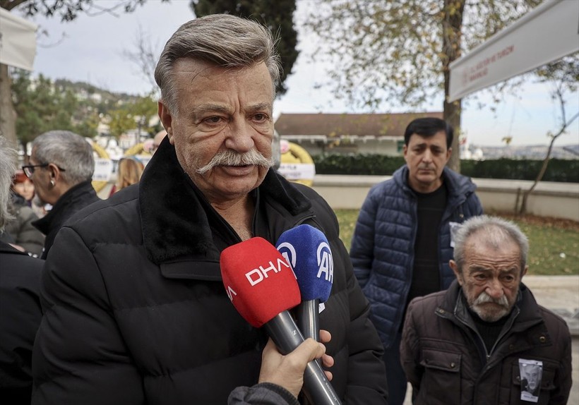 Ünlü senarist ve yönetmen Ragıp Yılmaz Atadeniz son yolculuğuna uğurlandı - Resim: 8