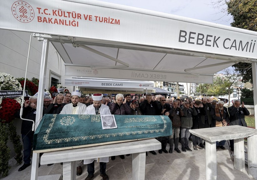 Ünlü senarist ve yönetmen Ragıp Yılmaz Atadeniz son yolculuğuna uğurlandı - Resim: 3