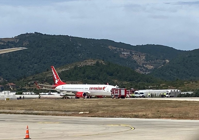 Dün İstanbul, bugün Antalya! Yolcu uçağı gövdesi üzerine indi! - Resim: 9