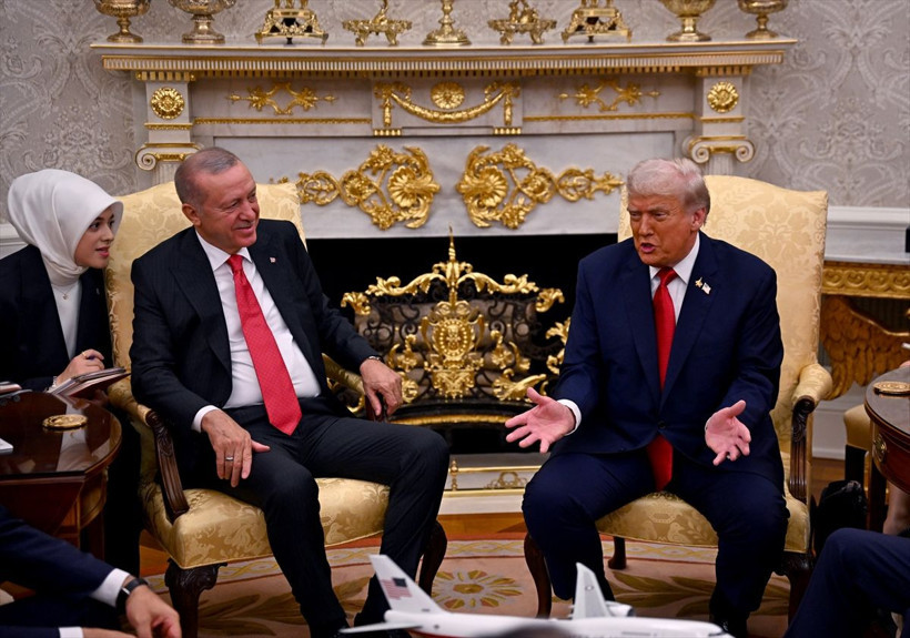 Beyaz Saray'daki zirveside yer alan şifreler! Trump'tan dikkat çeken rozet - Resim: 12