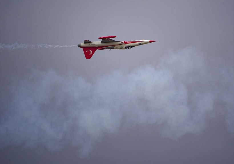 TEKNOFEST KKTC'de Türk Yıldızları'ndan gösteri uçuşu - Resim: 2