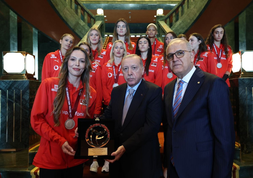 Cumhurbaşkanı Erdoğan, A Milli Kadın Voleybol Takımı'nı kabul etti - Resim: 8