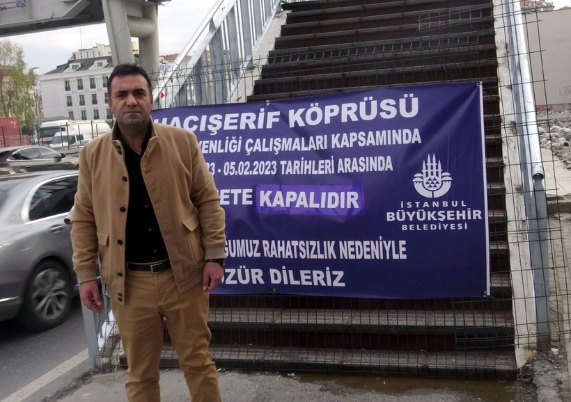 Avcılarda çökme tehlikesi bulunan üst geçit kapatılmasına rağmen yayaların yolu kısaltmak istemesinden dolayı hala kullanılıyor! - Resim: 9
