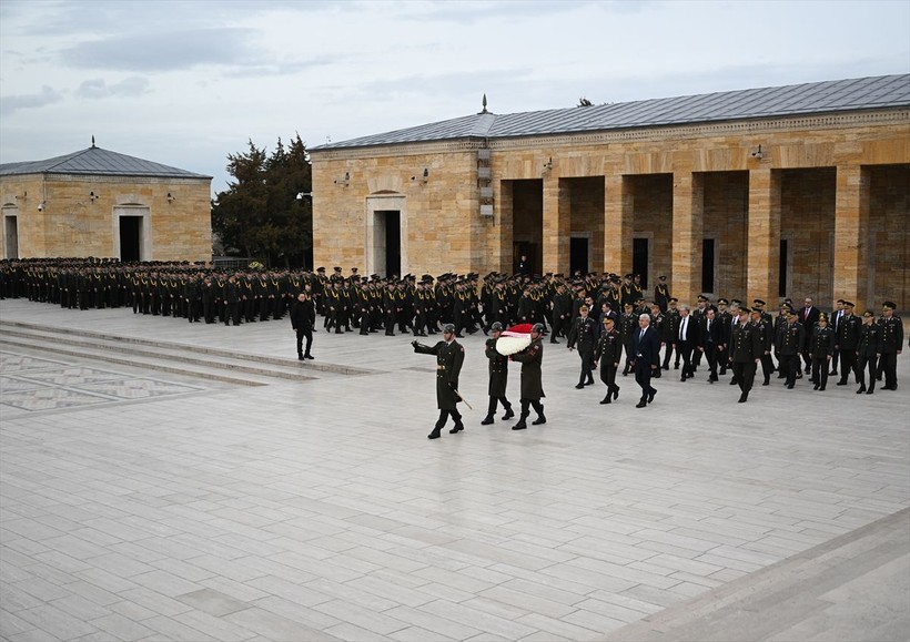 Atatürk'ün Kara Harp Okulu'na girişinin 125'inci yıl dönümü! Öğrenciler Anıtkabir'i ziyaret etti - Resim: 4