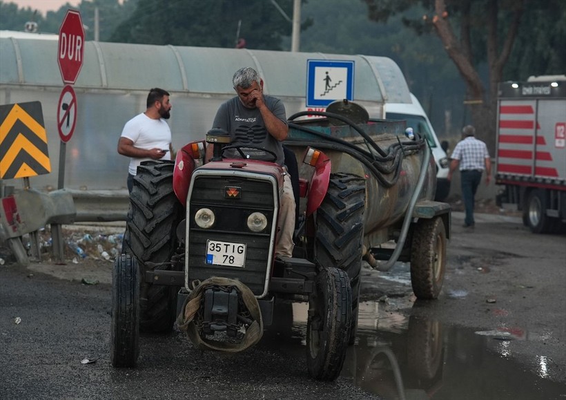 İzmir alev alev! 3 gündür yanan Ödemiş simsiyah oldu - Resim: 11