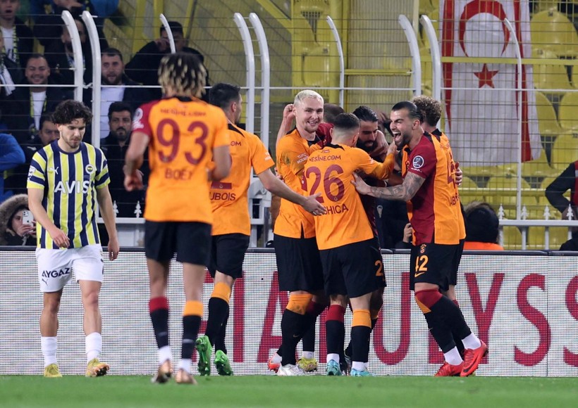 Galatasaray, Fenerbahçe'yi Kadıköy'de 3-0 yendi! İşte derbi maçtan özel kareler - Resim: 7