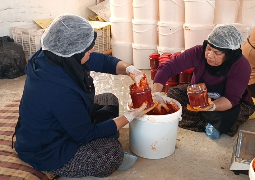 Depremzede kadınlar, üreterek hayata tutunuyor - Resim: 2