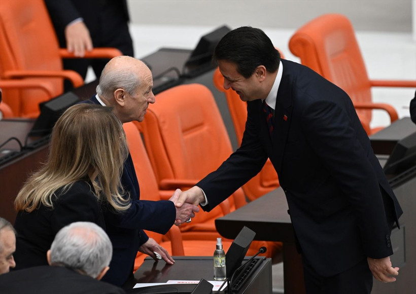 Meclis'te dikkat çeken anlar! Bütçe görüşmeleri nezaket trafiğiyle başladı - Resim: 4