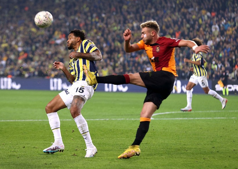Galatasaray, Fenerbahçe'yi Kadıköy'de 3-0 yendi! İşte derbi maçtan özel kareler - Resim: 9