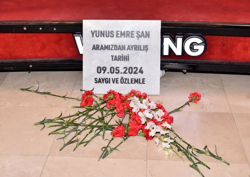Damadın arkadaşlarından düğünde ‘mezar taşı’ şakası - Resim: 2