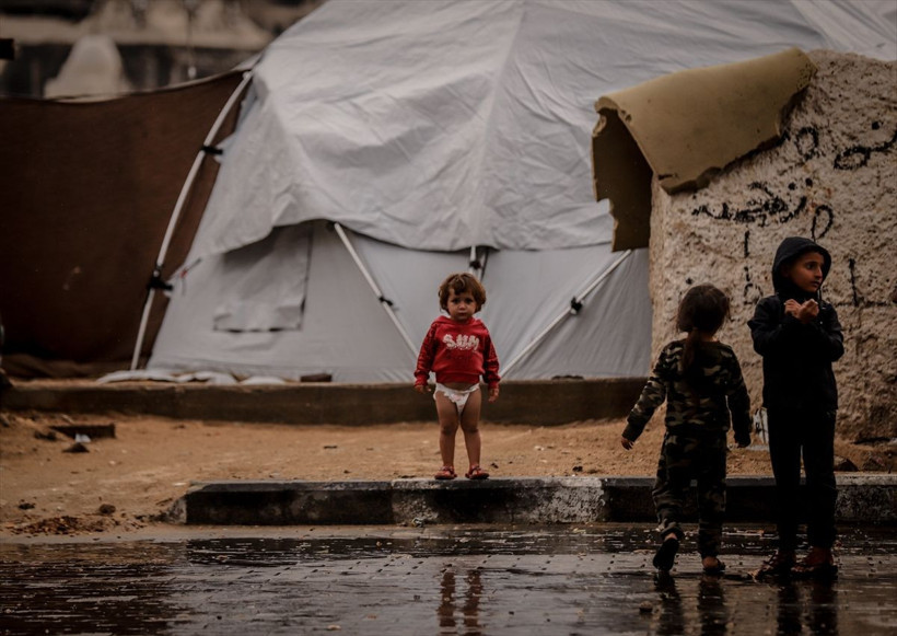 Gazzelilerin çadırları sular altında kaldı - Resim: 22