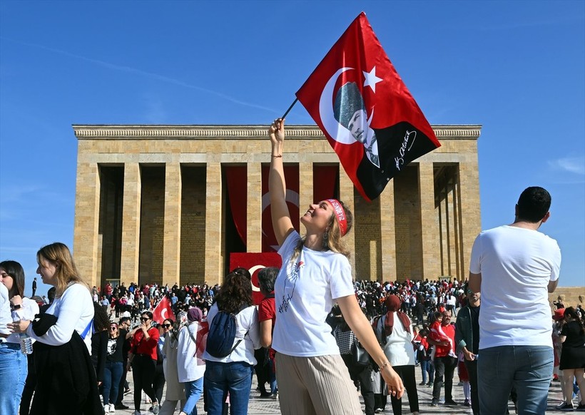 100. Yıl Kutlamaları nedeniyle Anıtkabir'de dün ziyaretçi rekoru kırıldı - Resim: 55