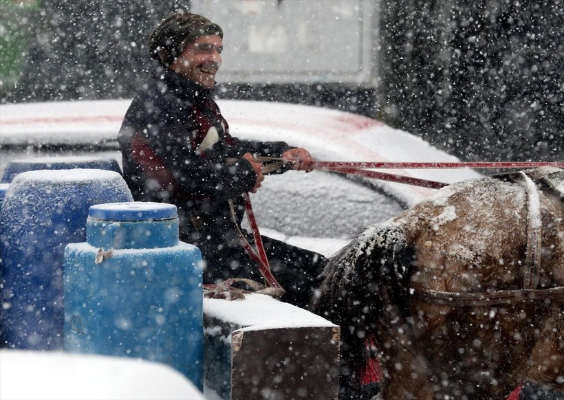 Başkent Ankara beyaz masalı yaşıyor! Yurt genelinden kar manzaraları ❄️☃️🧤 - Resim: 16