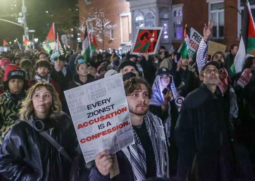 ABD'de Filistin'e destek yürüyüşü! Polisler 1 göstericiyi gözaltına aldı - Resim: 6