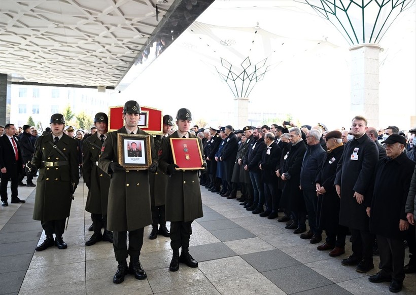 Ankara'da hayatını kaybeden eski 3. Ordu Komutanı emekli Orgeneral Saldıray Berk son yolculuğuna uğurlandı - Resim: 13