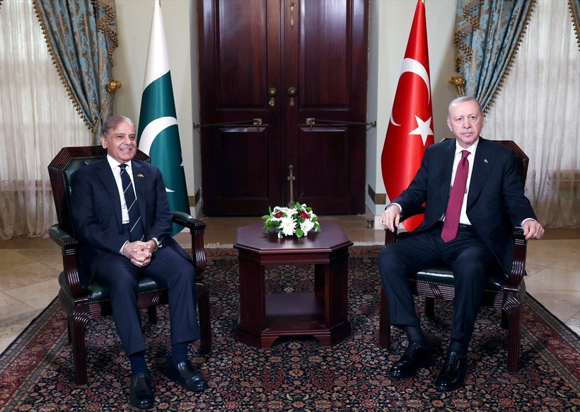 Cumhurbaşkanı Erdoğan, Pakistan Başbakanı Şahbaz Şerif'i kabul etti - Resim : 1