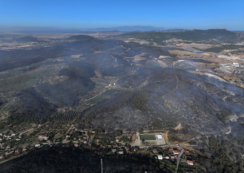 İzmir Aliağa'daki yangının bıraktığı hasar gün ağarınca ortaya çıktı! Bir kişi gözaltında - Resim: 9
