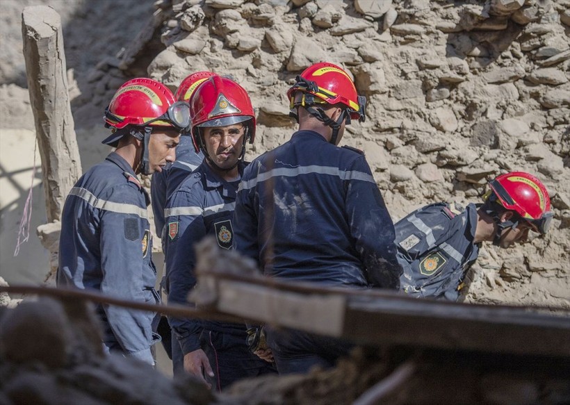 Fas'ı enkaza çeviren deprem! Göbek bağı kopmamış yenidoğan toprak altından çıkarıldı - Resim: 62