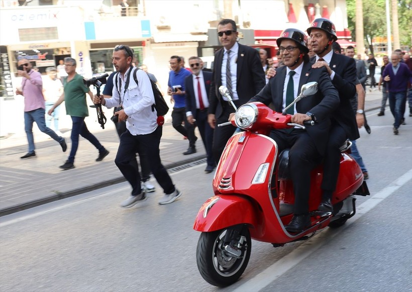 CHP lideri Özgür Özel'den Denizlili başkana kırmızı motosiklet! Birlikte tur attılar - Resim: 8